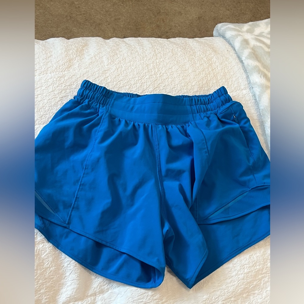Lululemon Hotty hot size 4 only worn a few times cute color